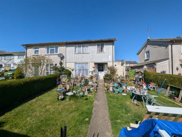 Welland Vale Road, Corby