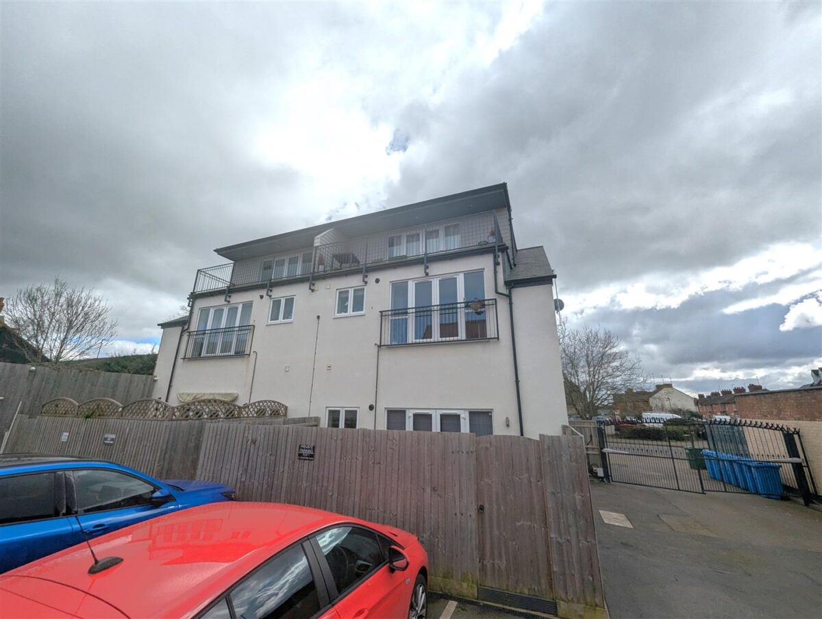 Flat 3, 81 Stamford Road Kettering