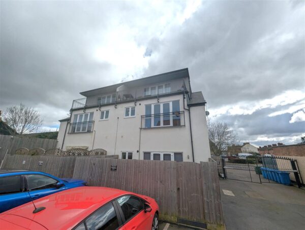 Flat 3, 81 Stamford Road Kettering