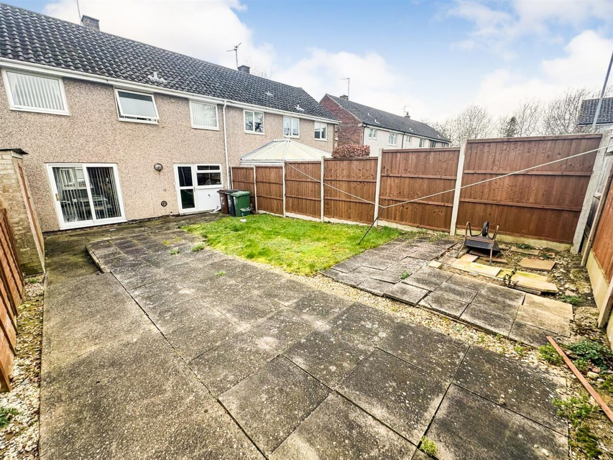 Farmstead Road, Corby
