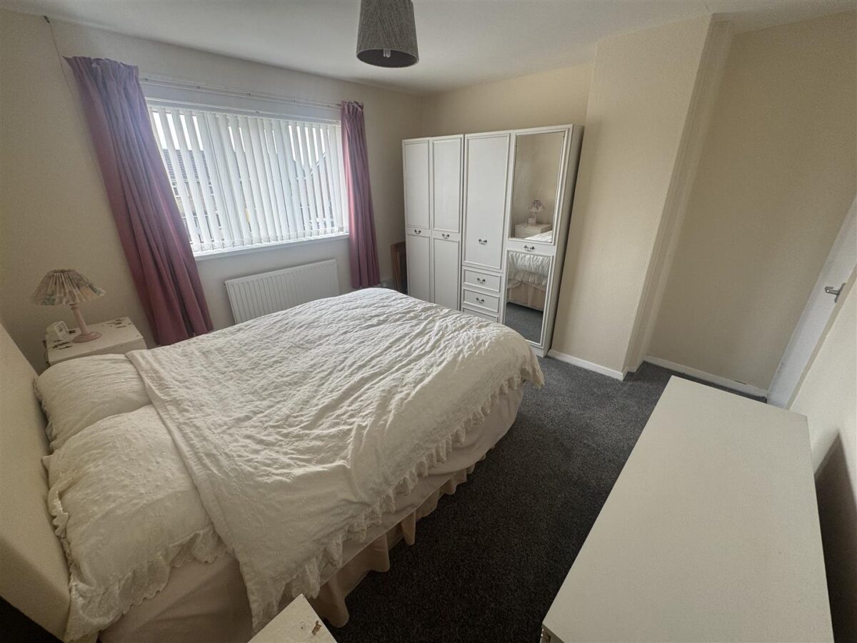 Farmstead Road, Corby