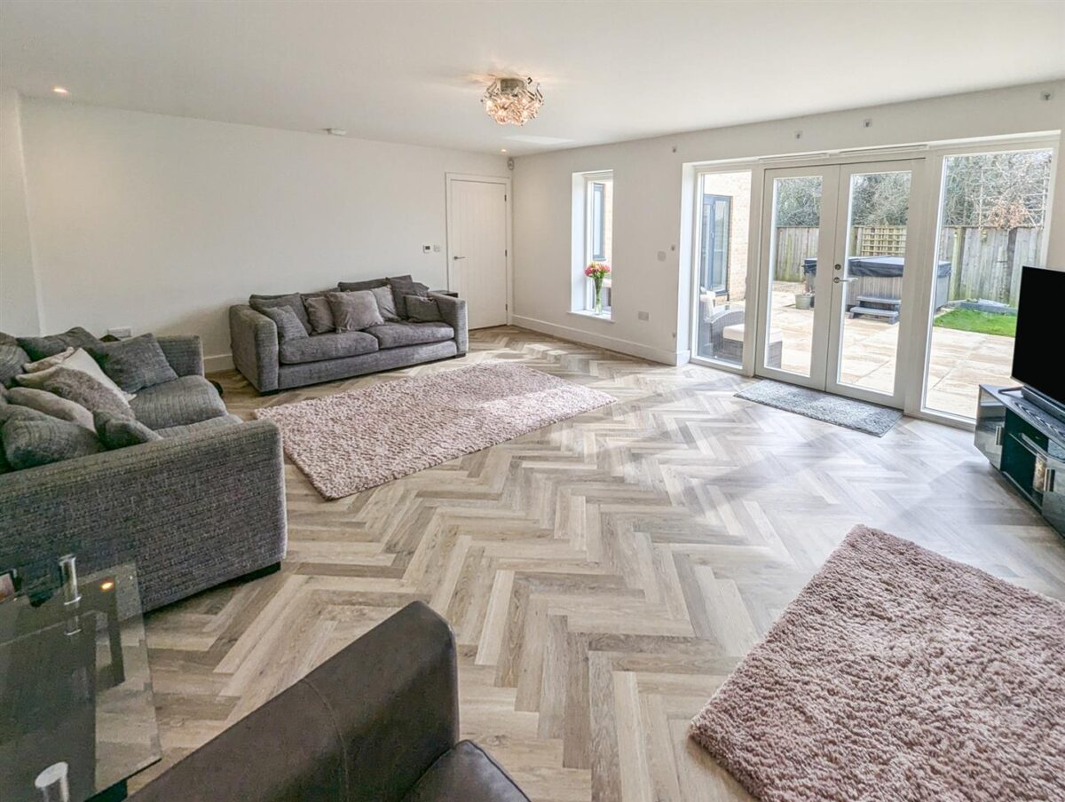 Lake Drive, Weldon, Corby