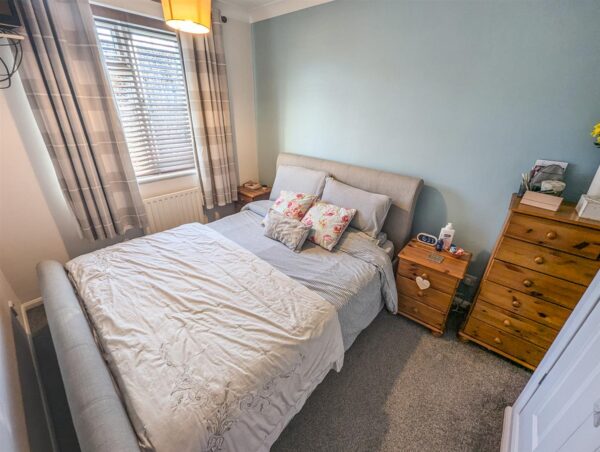 Larch Road, Corby