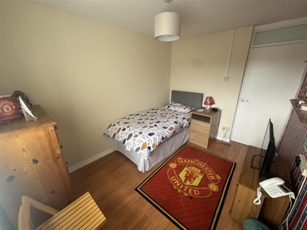 Farmstead Road, Corby