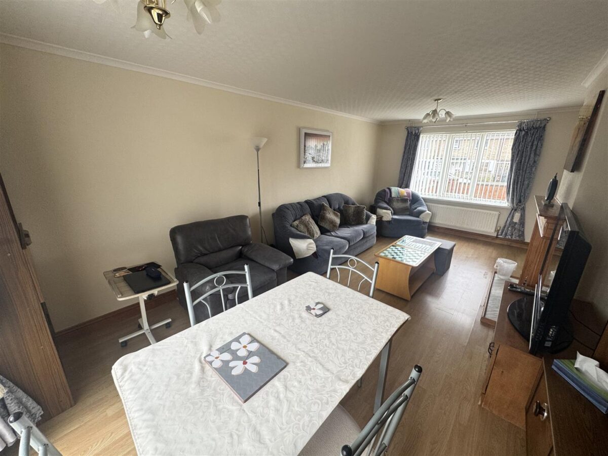 Farmstead Road, Corby