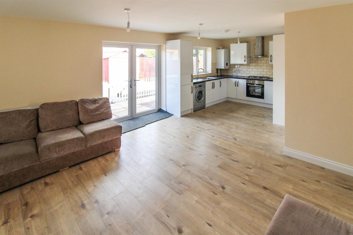 Lodge Green Road, Corby