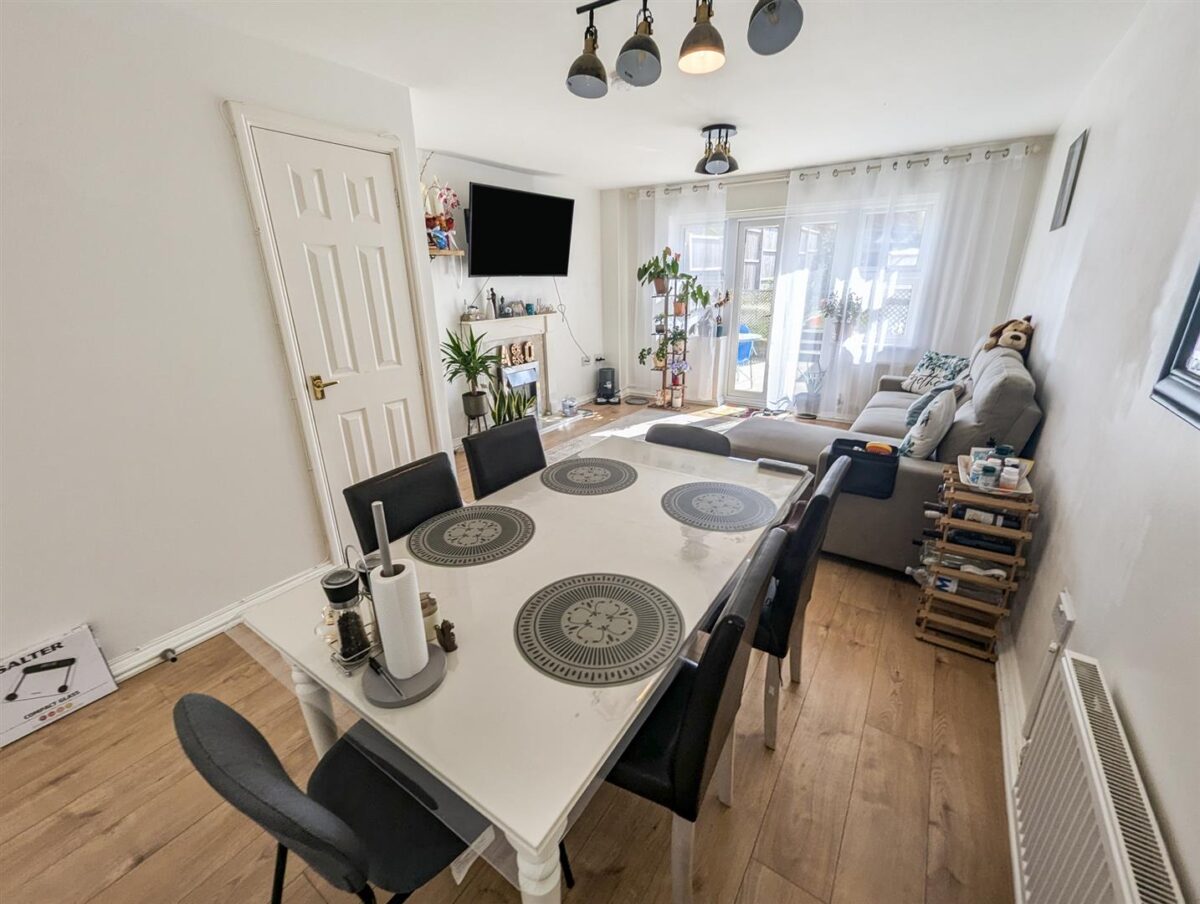 Flatford Close, Corby