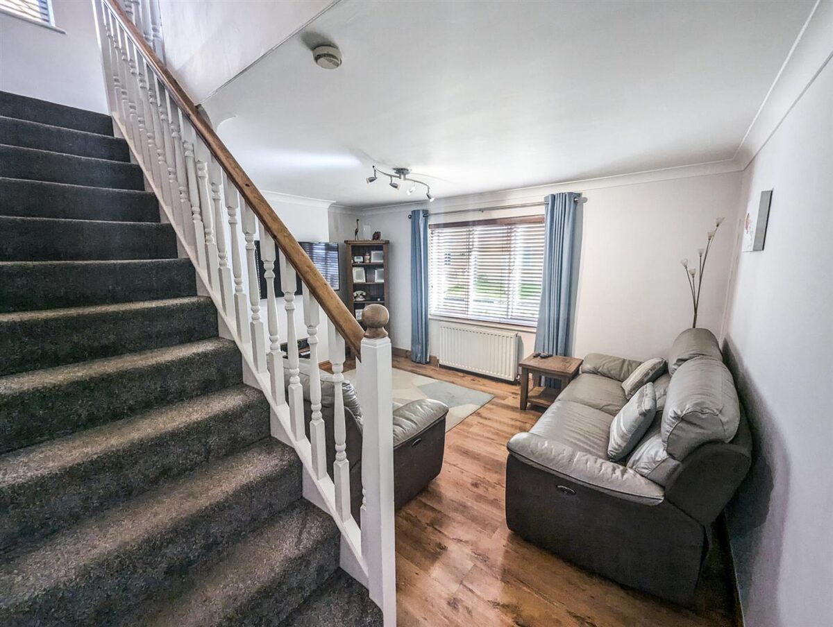Larch Road, Corby