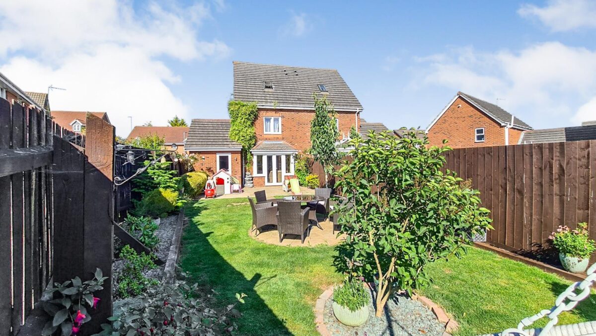 Buttercup Close, Corby