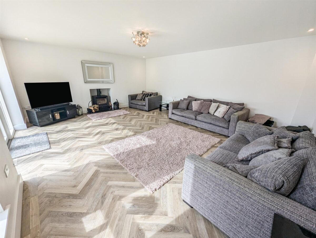 Lake Drive, Weldon, Corby