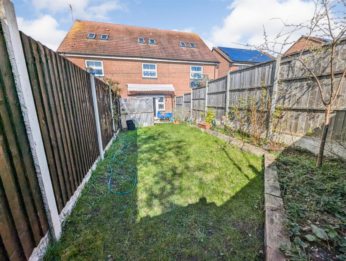 Flatford Close, Corby