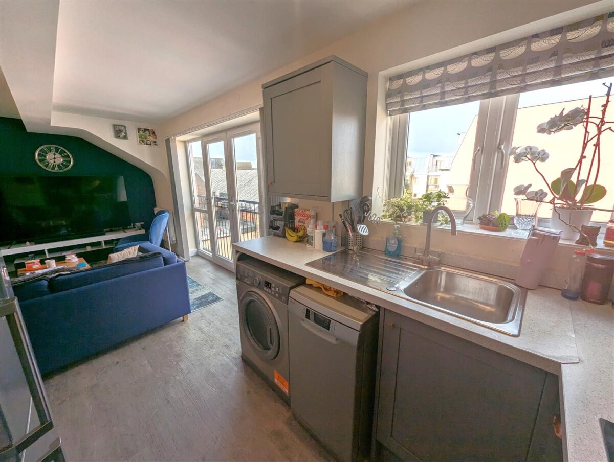 Flat 3, 81 Stamford Road Kettering