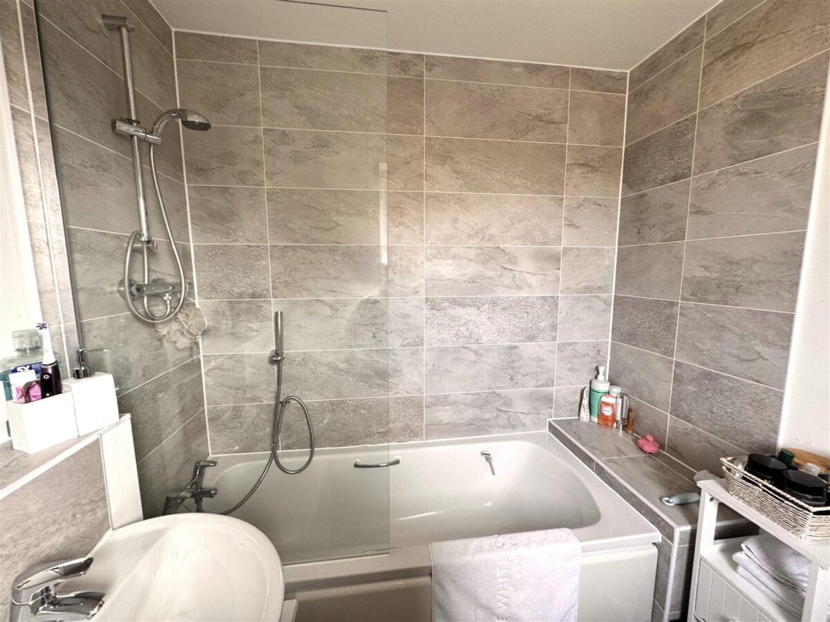 Merlin Road, Corby