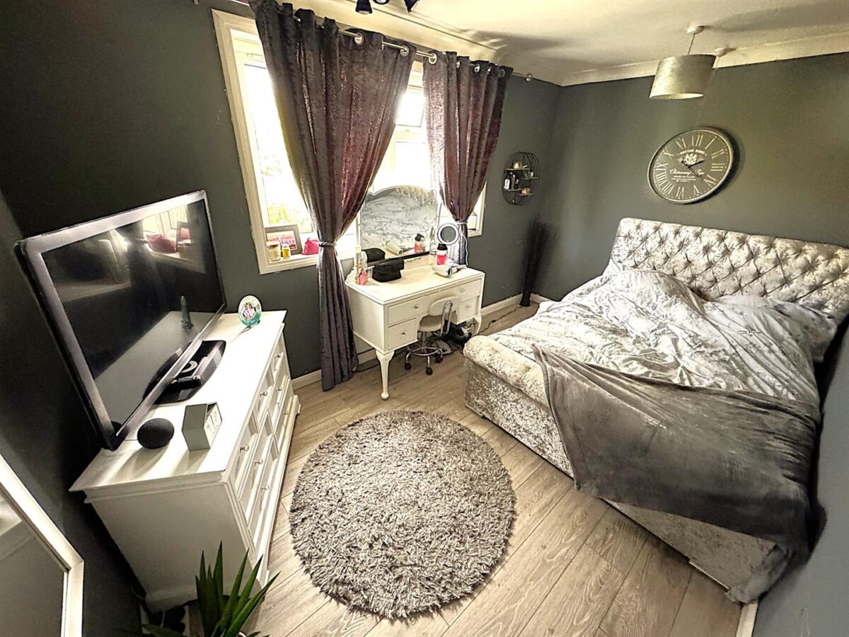 Southall Road, Corby