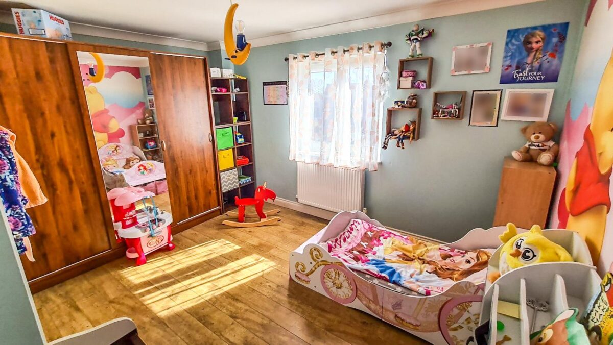 Buttercup Close, Corby