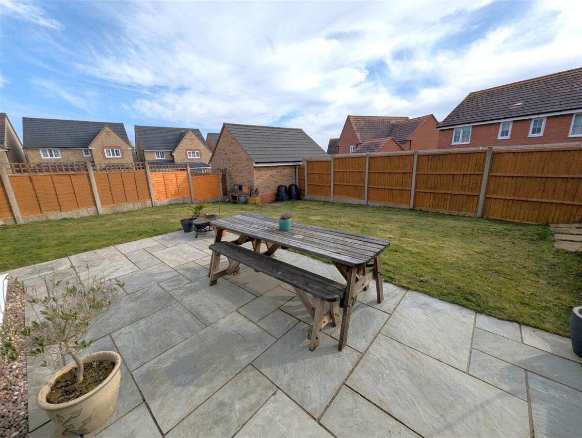 Grant Drive, Corby