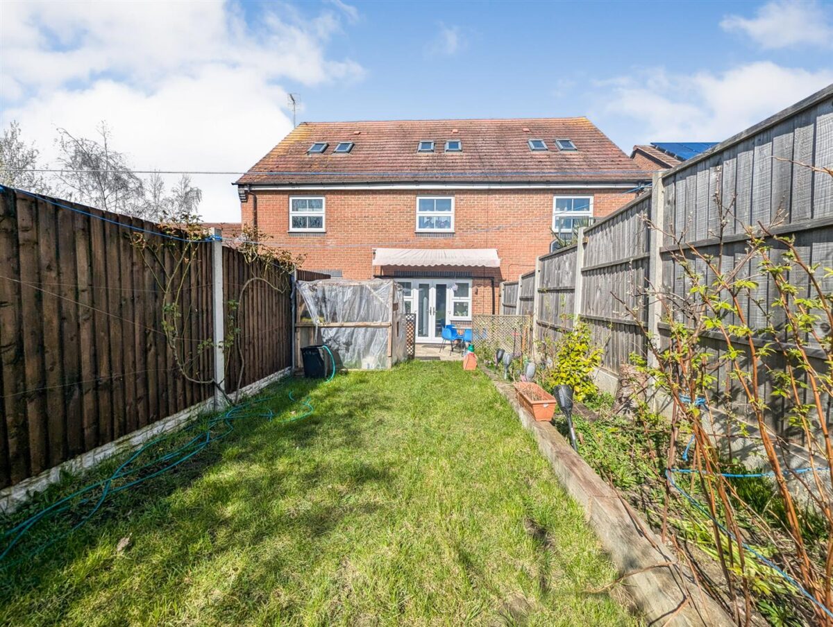 Flatford Close, Corby