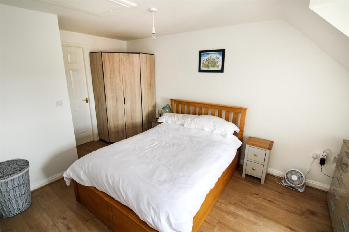 Flatford Close, Corby