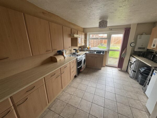 Farmstead Road, Corby