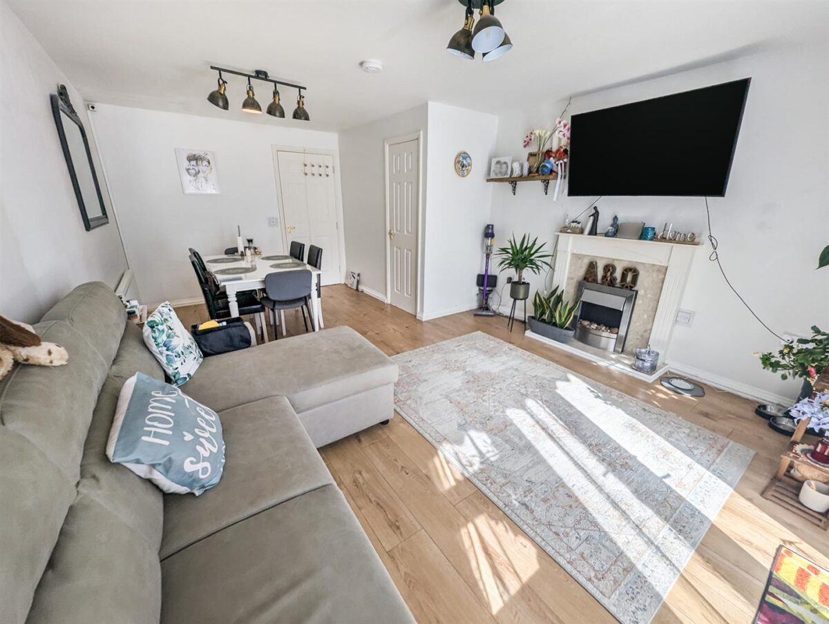Flatford Close, Corby