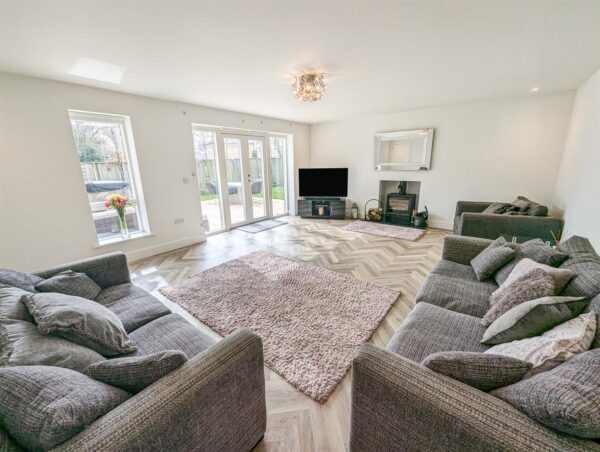Lake Drive, Weldon, Corby