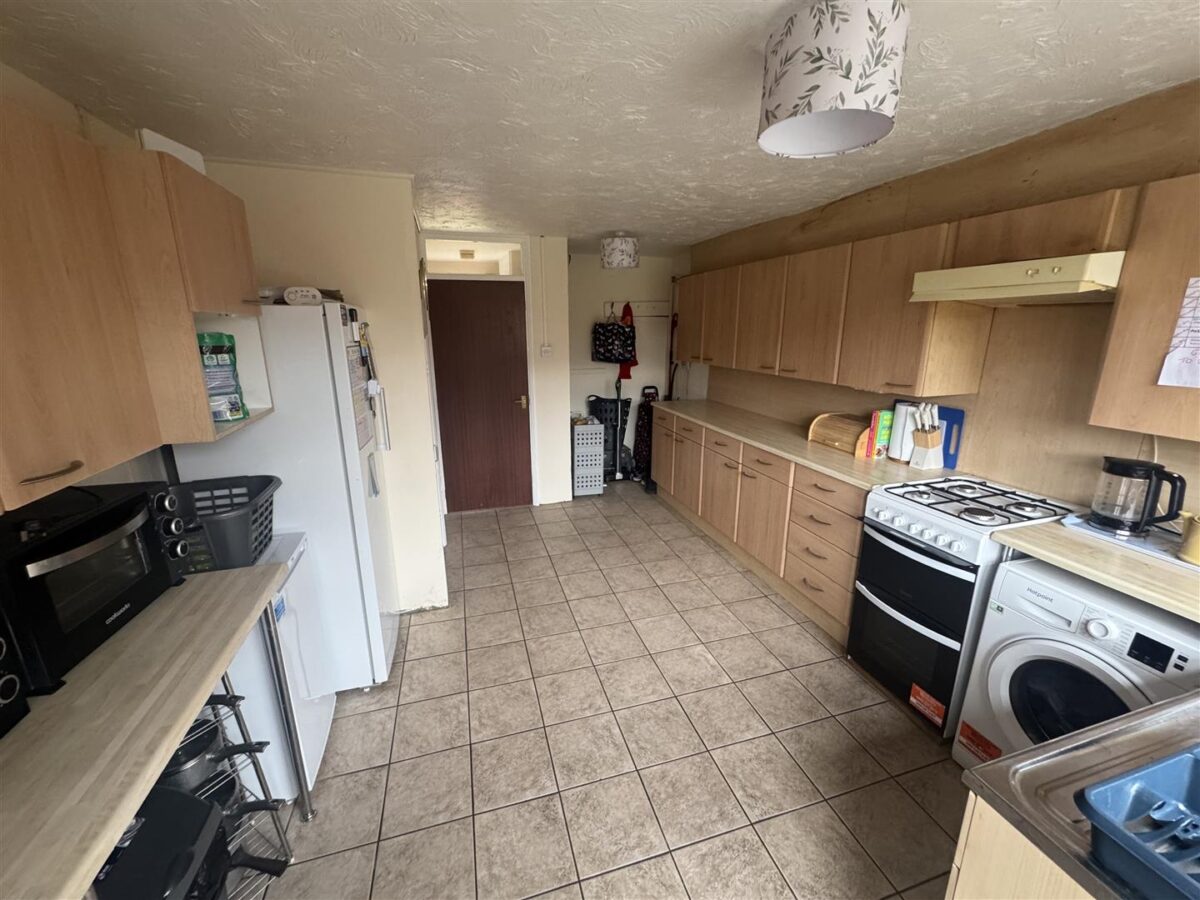 Farmstead Road, Corby