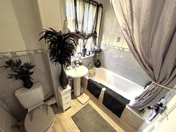 Southall Road, Corby