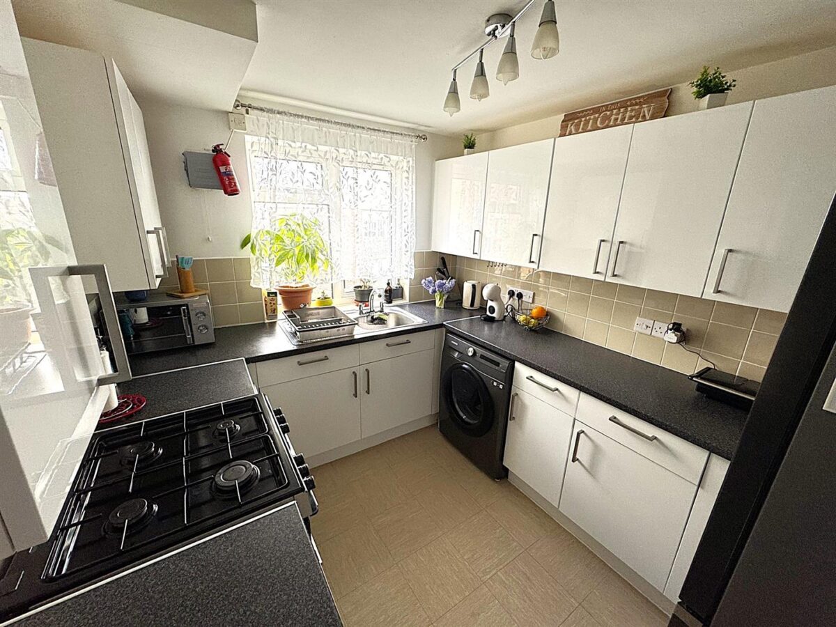 Shire Road, Corby