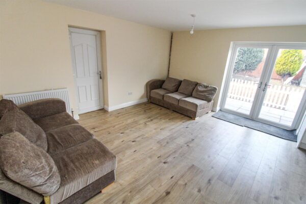 Lodge Green Road, Corby