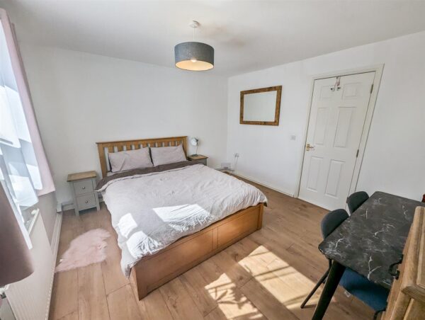 Flatford Close, Corby