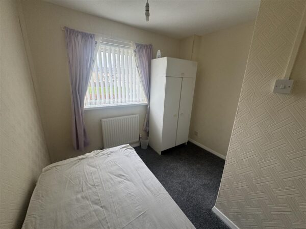 Farmstead Road, Corby