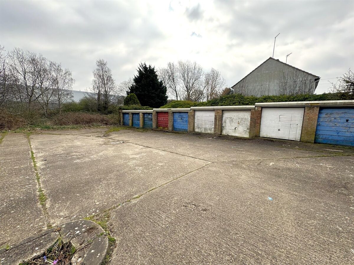 Buckfast Square, Corby