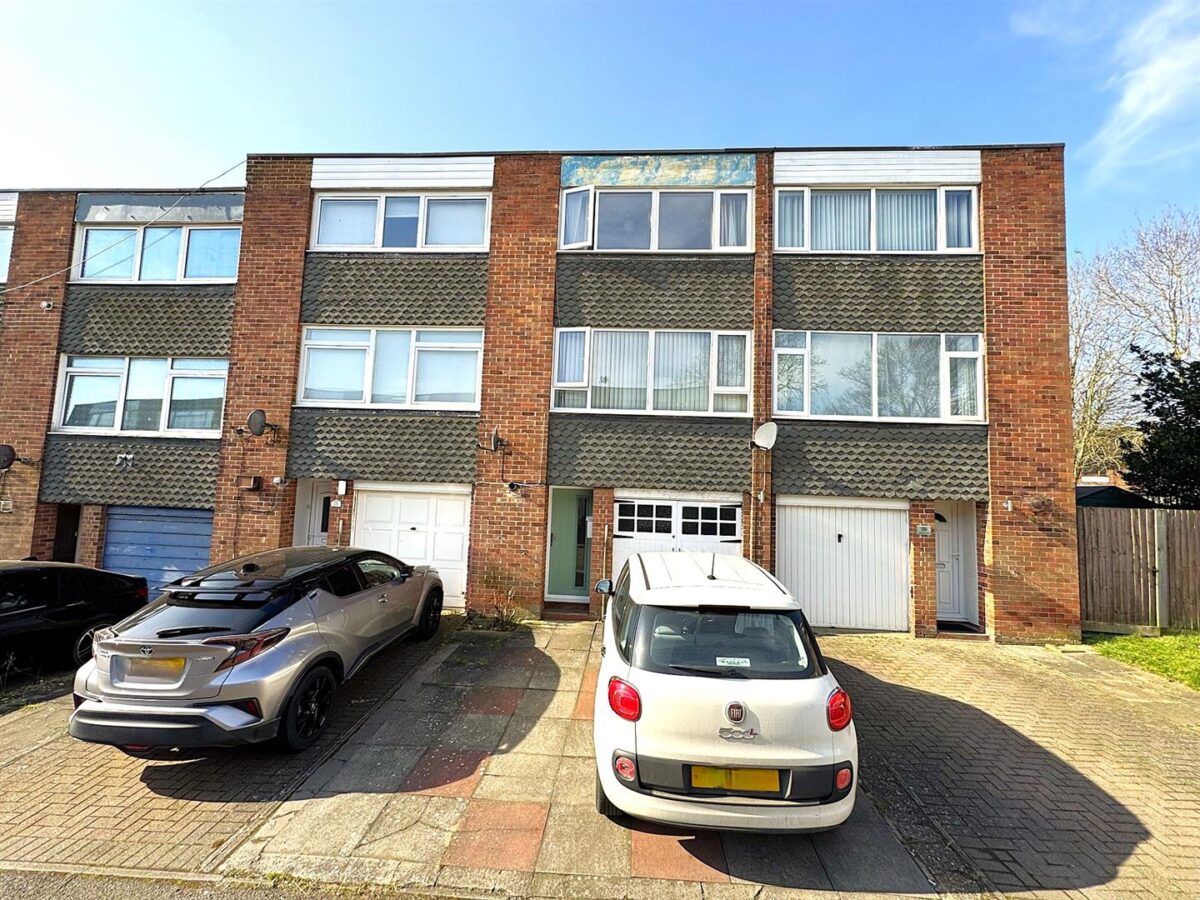 Moriston Close, Corby