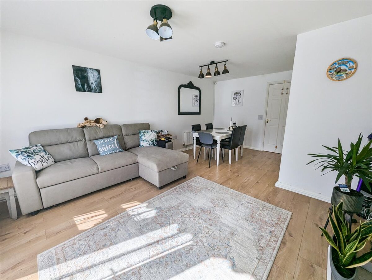 Flatford Close, Corby