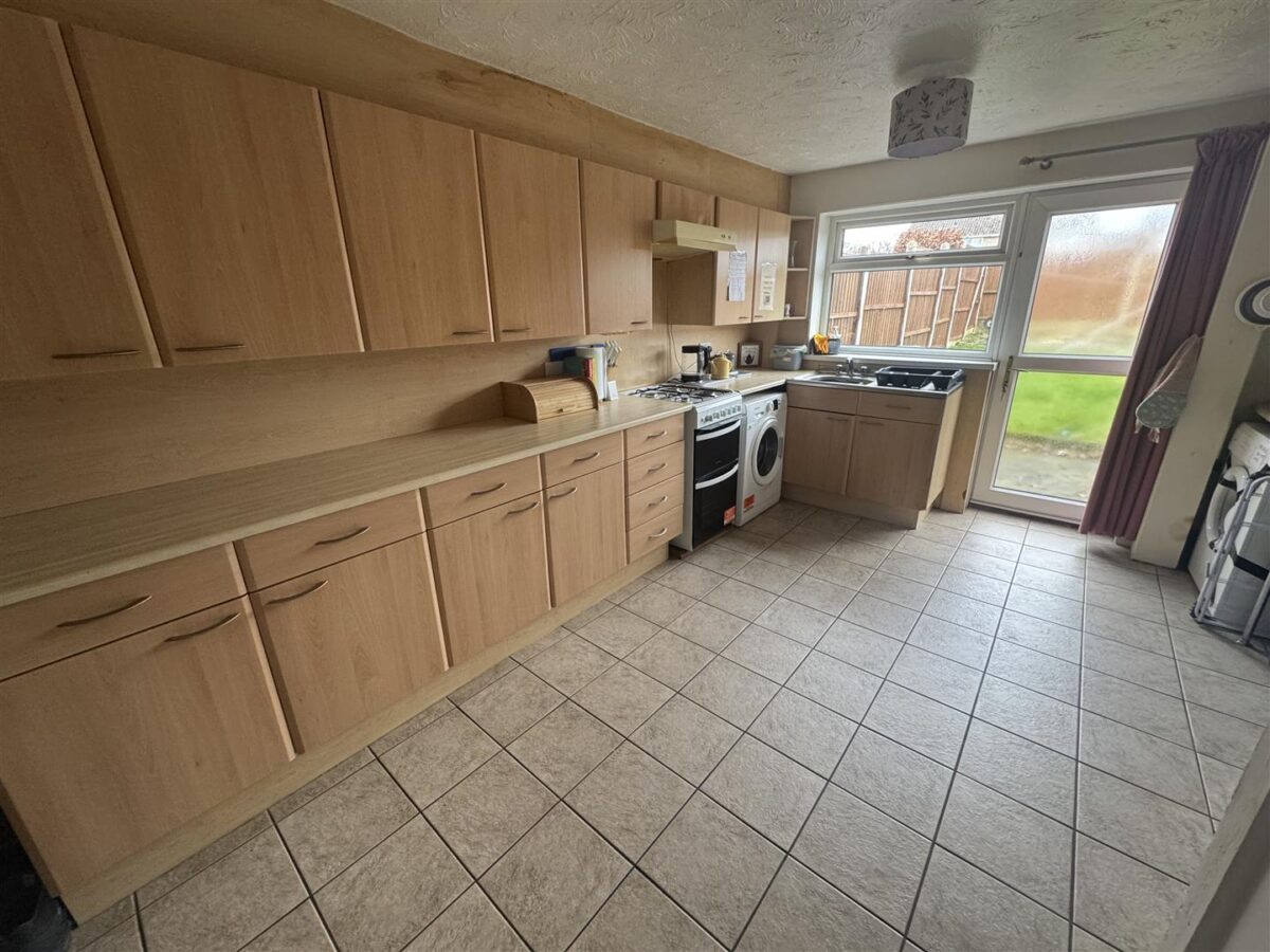 Farmstead Road, Corby