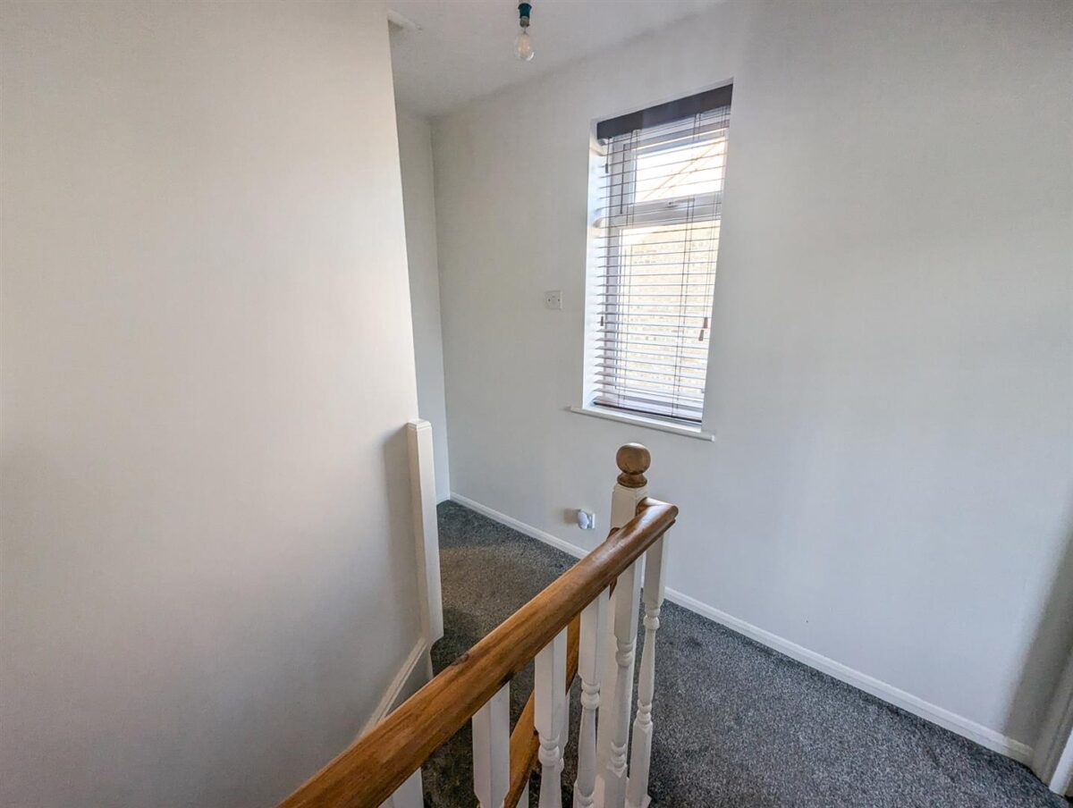 Larch Road, Corby