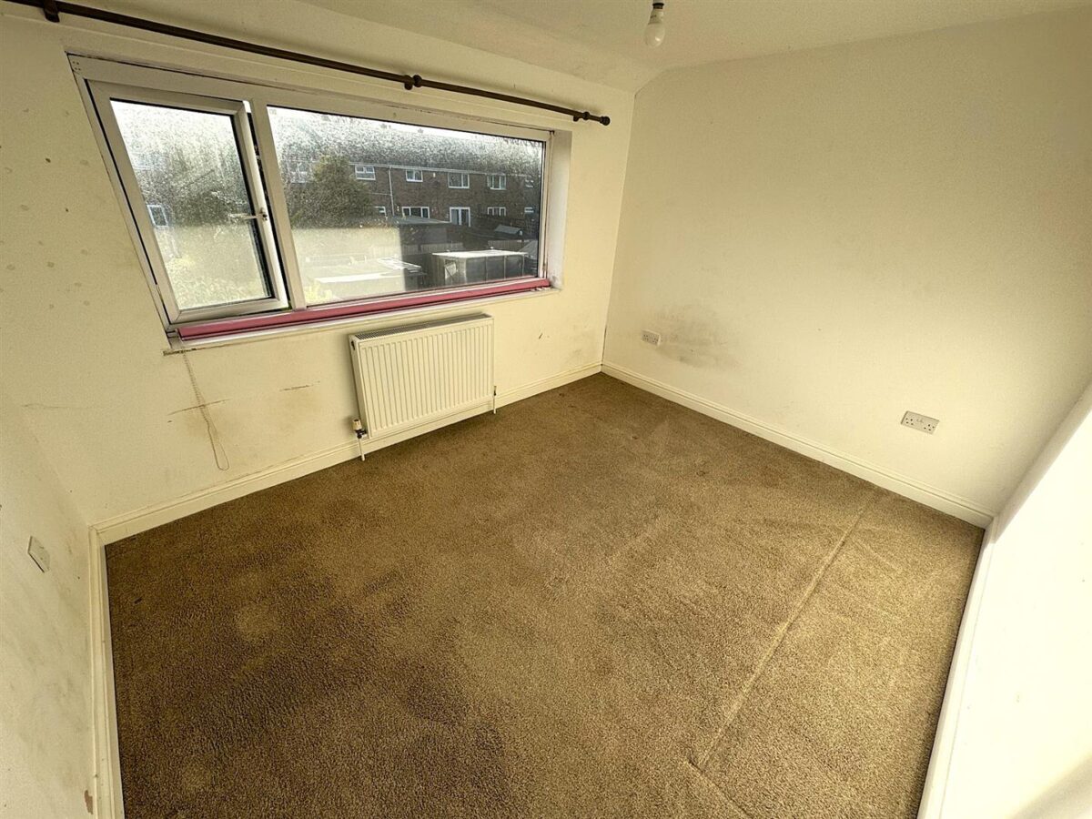 Cam Close, Corby