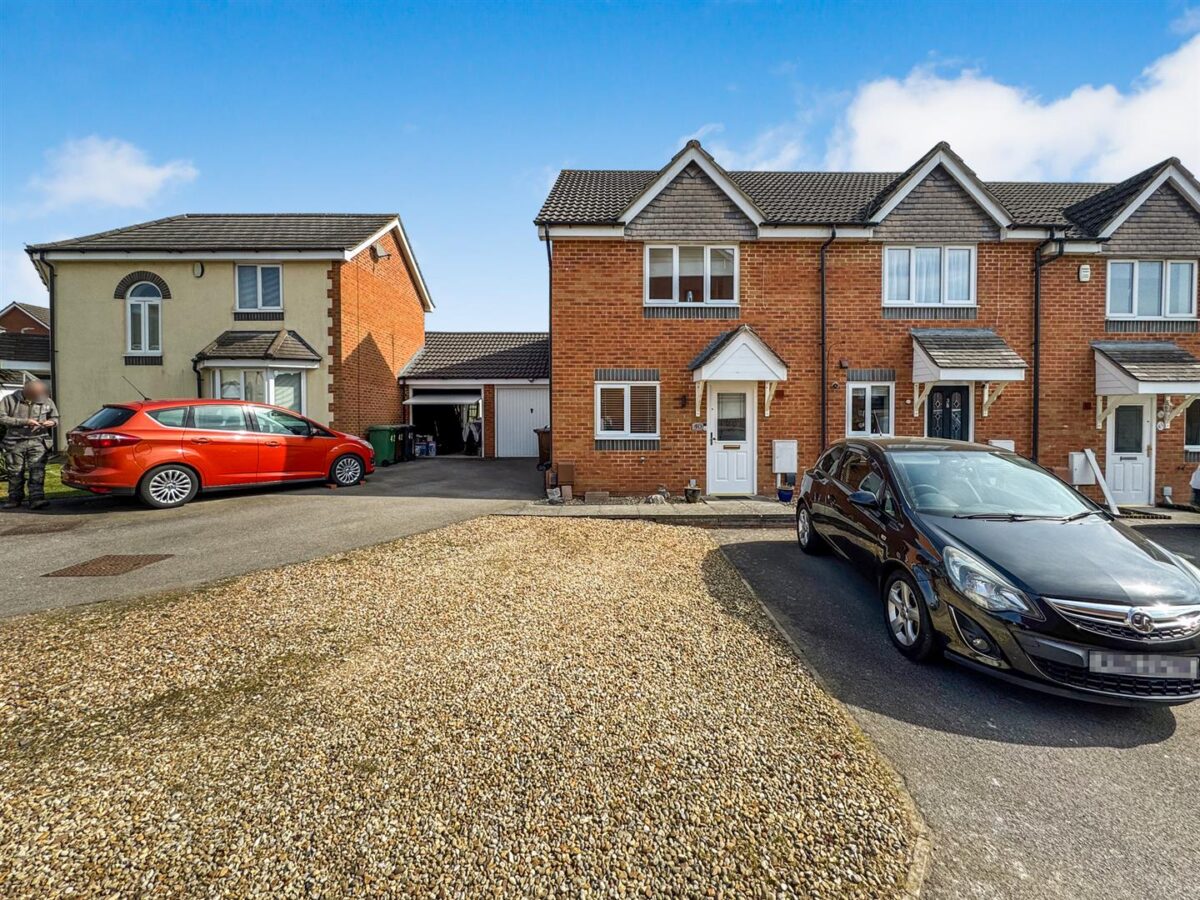 Violet Close, Corby