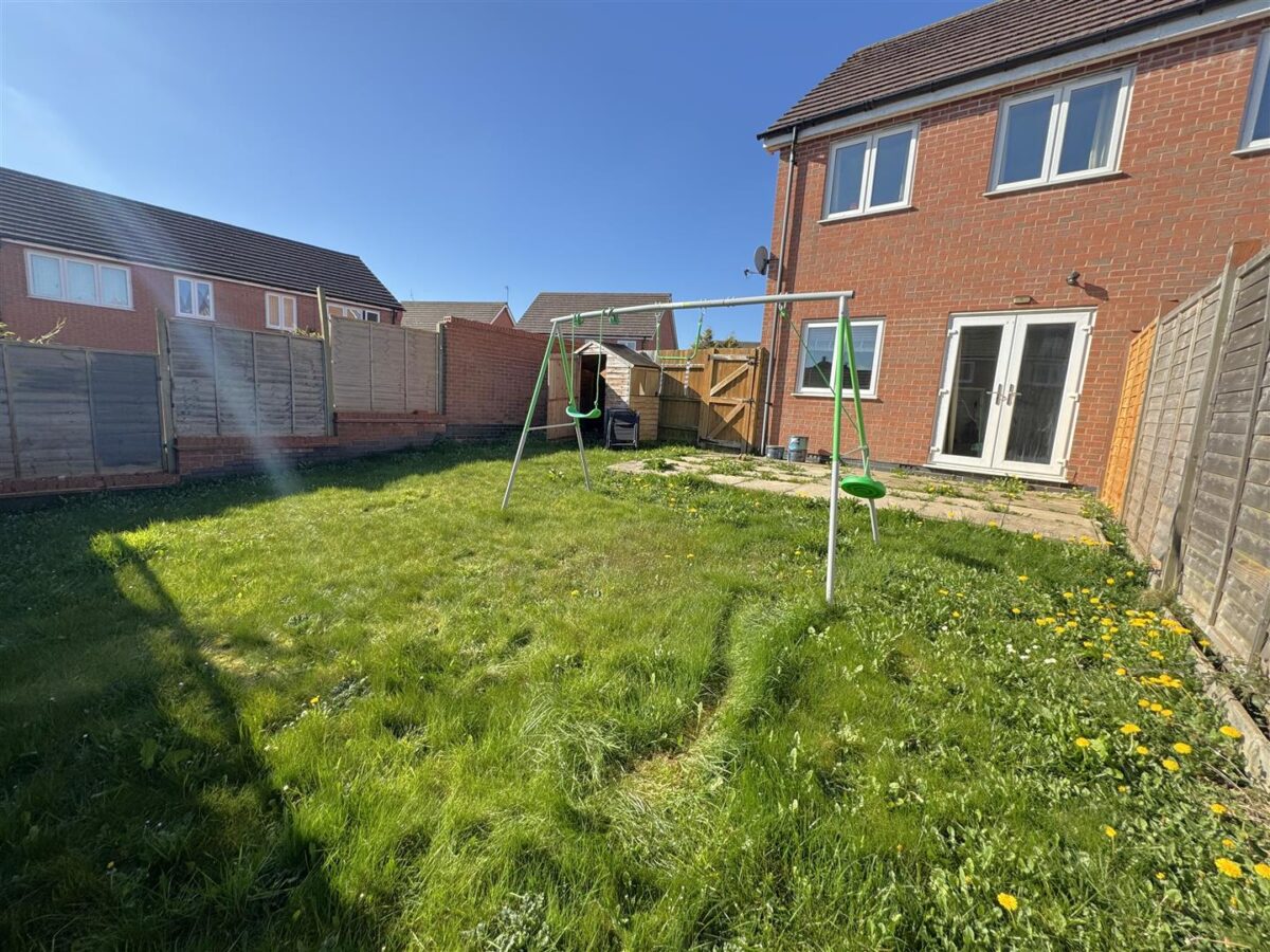 Farnborough Close, Corby