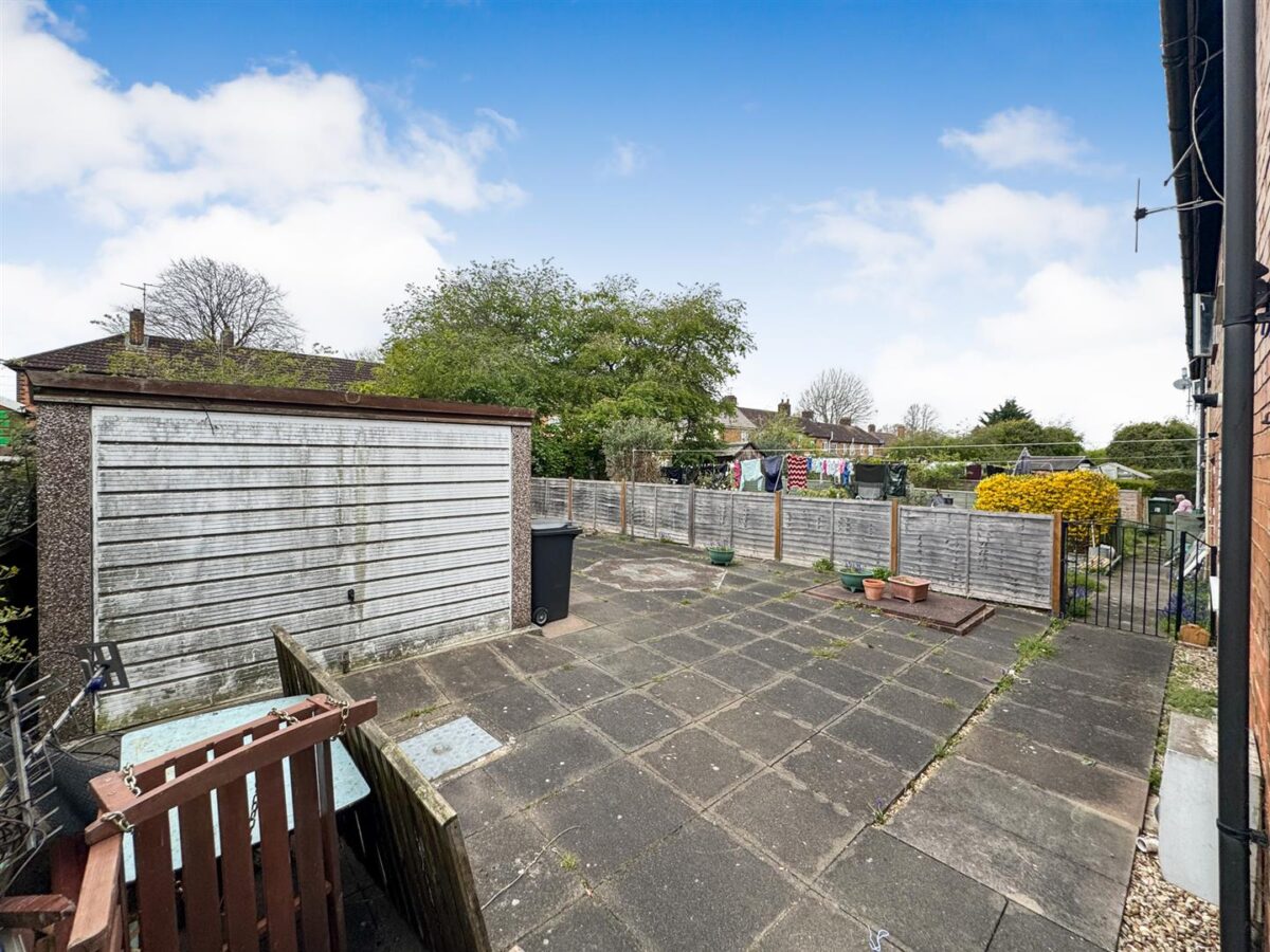 Faraday Grove, Corby