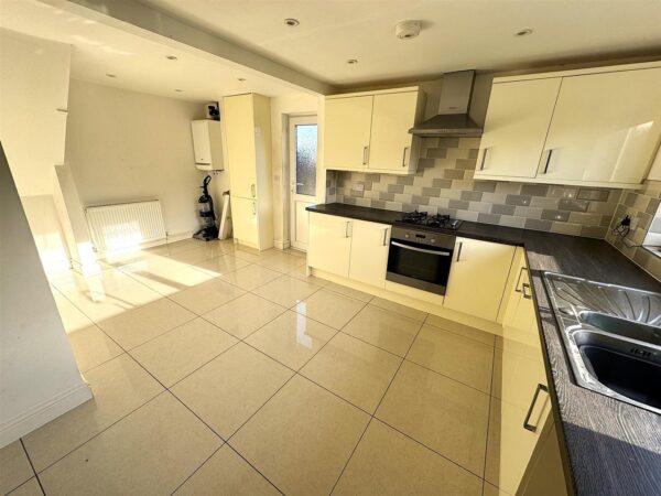 Cam Close, Corby