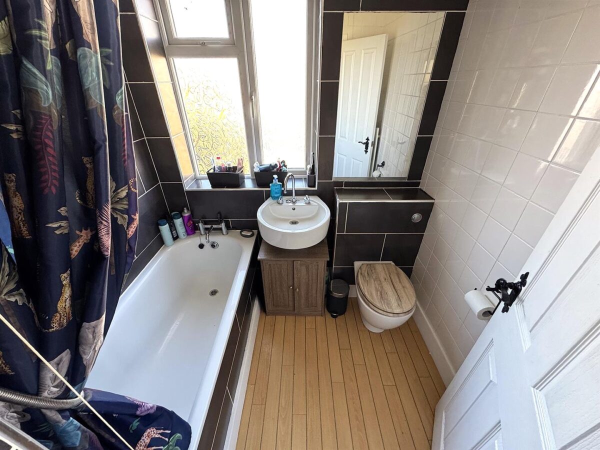 Shetland Way, Corby