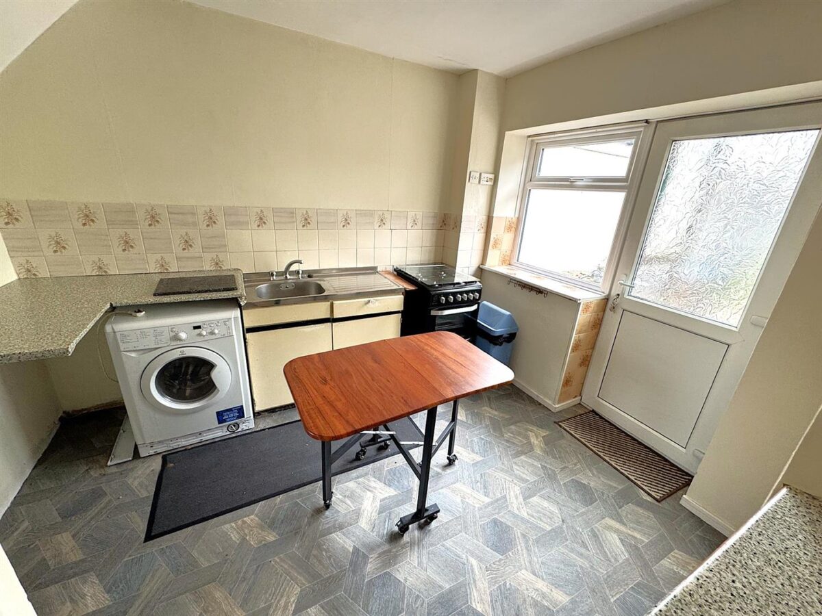 Willow Brook Road, Corby