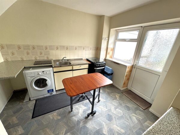Willow Brook Road, Corby
