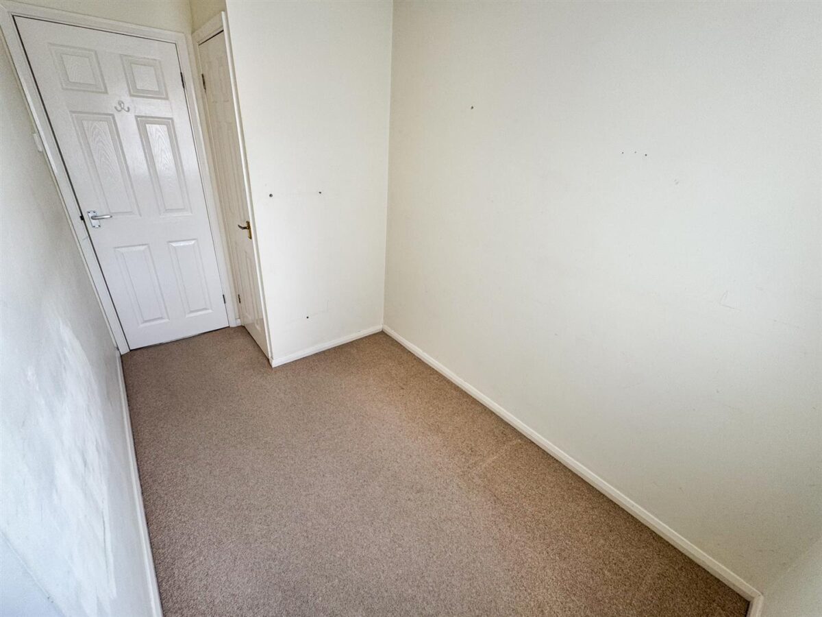 Tay Close, Corby