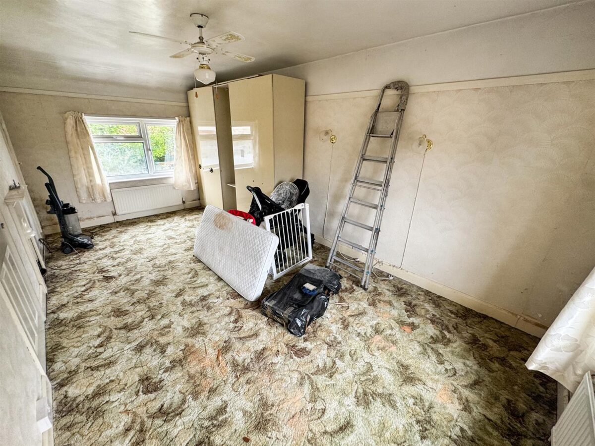 Faraday Grove, Corby