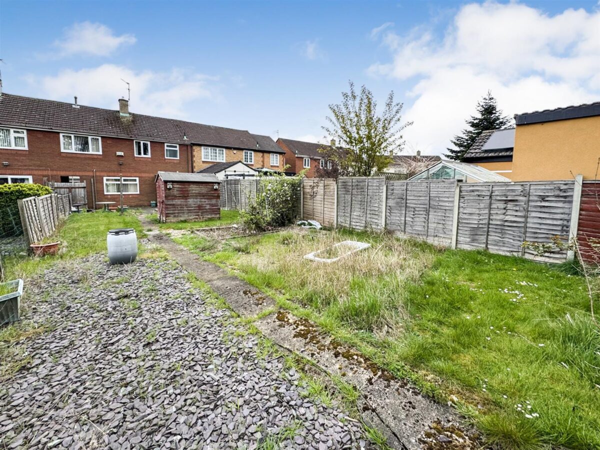 Willow Brook Road, Corby