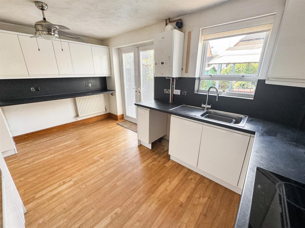 Tay Close, Corby