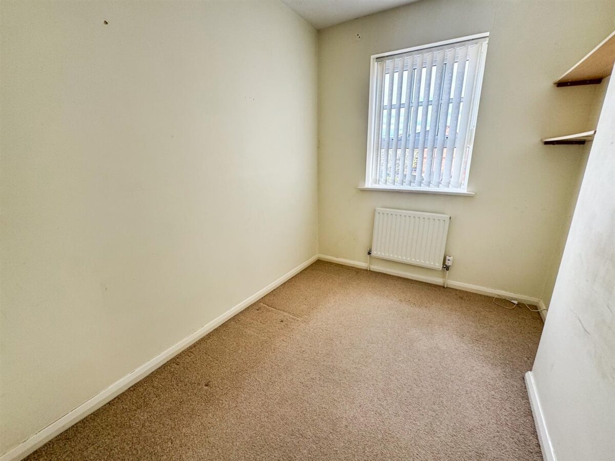 Tay Close, Corby