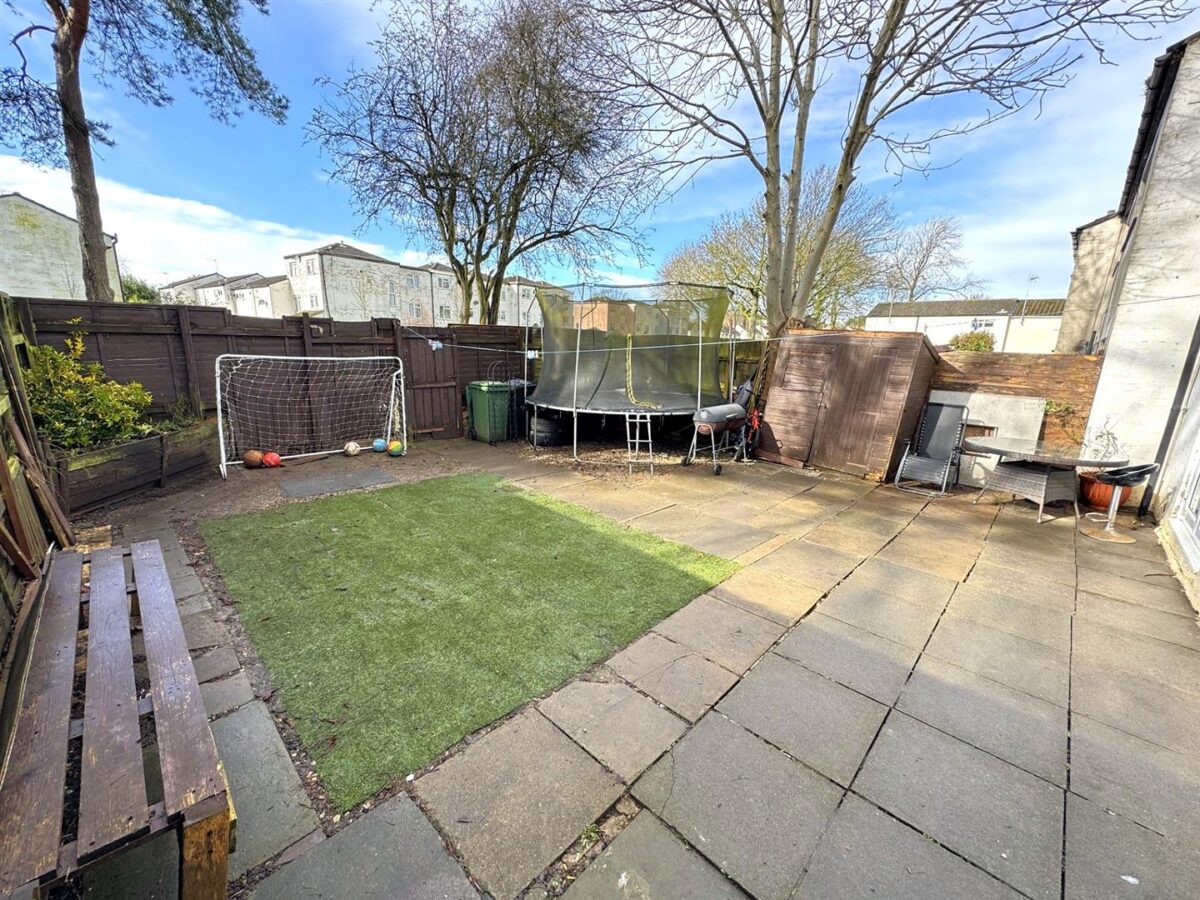 Grantham Walk, Corby